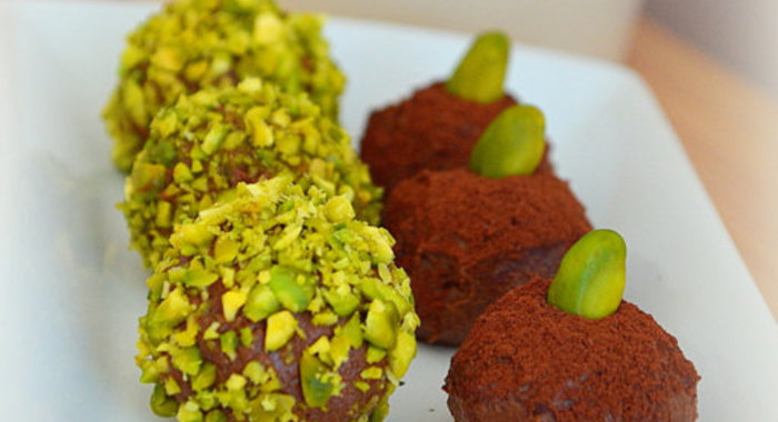 Шоколадные конфеты с фисташками