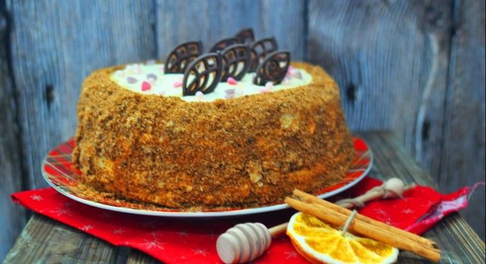 Медовик со сливочно-сметанным кремом и лимонной пропиткой