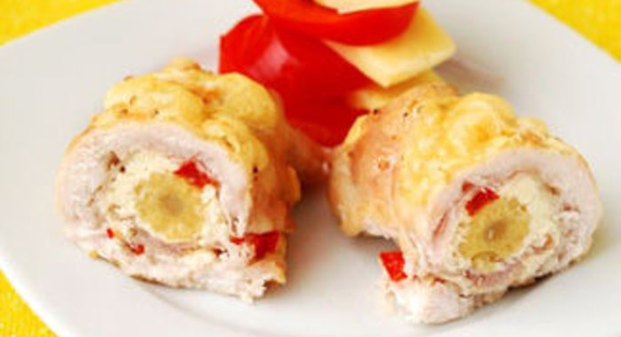 Куриные рулетики с маринованной кукурузой