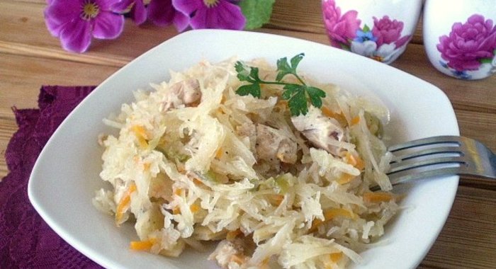 Солянка с мясом и капустой
