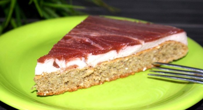 Низкокалорийный бананово-клубничный торт