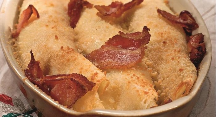 Блины с беконом и авокадо