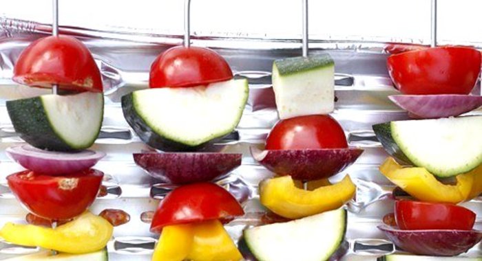 Овощные шашлыки с чесноком и базиликом