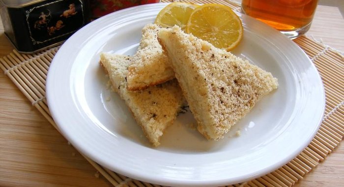 Рассыпчатое пирожное с творожной прослойкой