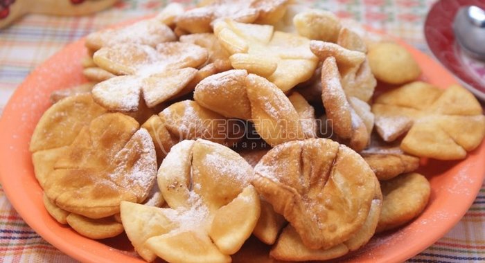 Карамельные роллы с орехами