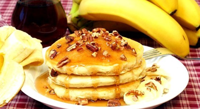 Оладьи с бананами и орехами