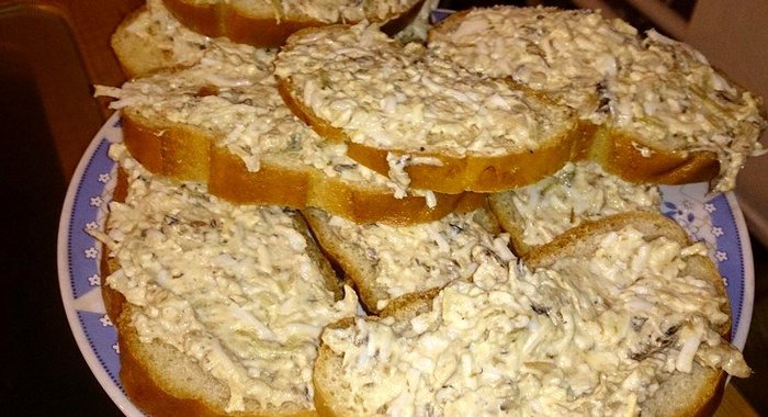 закуска бутербродная со шпротами