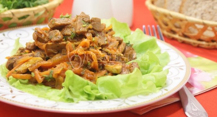 Жаркое с грибами в томатном соусе из протёртых помидоров