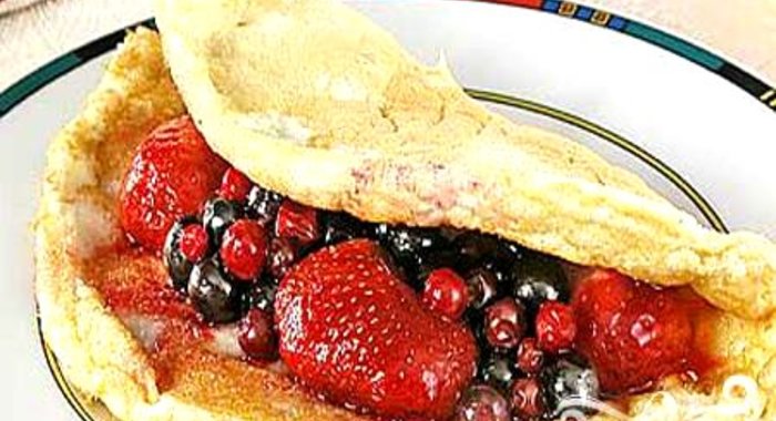 Омлет с ягодами