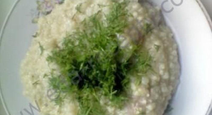 Пшеничная лимонная каша с зеленым горошком