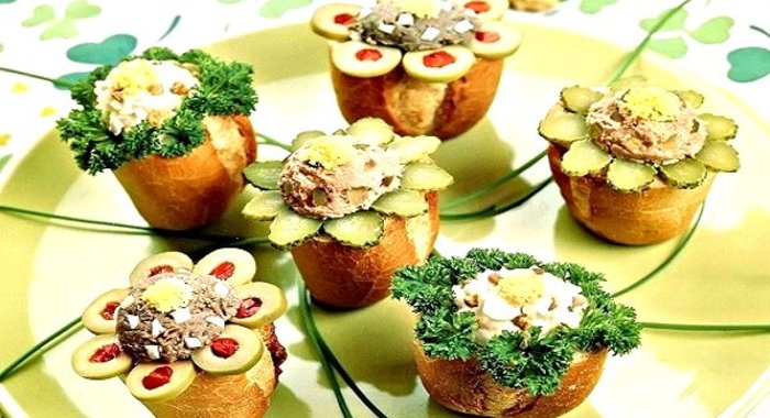 Бутерброды со шпротным паштетом