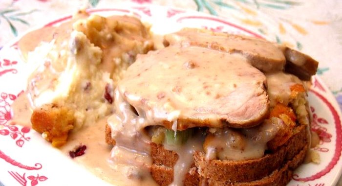Горячий бутерброд со свининой