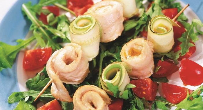 Рулетики из кефали и кабачков