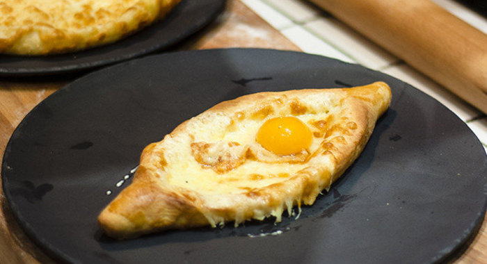Хачапури по-аджарски