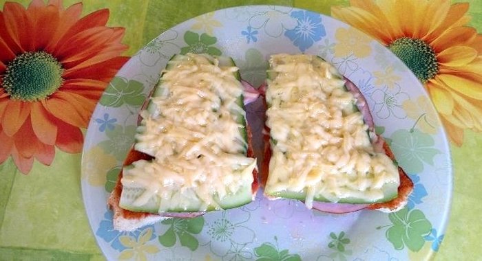 Горячие бутерброды с ветчиной