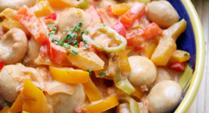 Грибное рагу с томатами