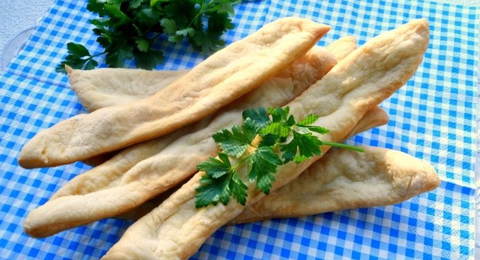 Хрустящие хлебные язычки