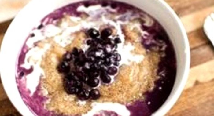 Каша из амаранта с черникой