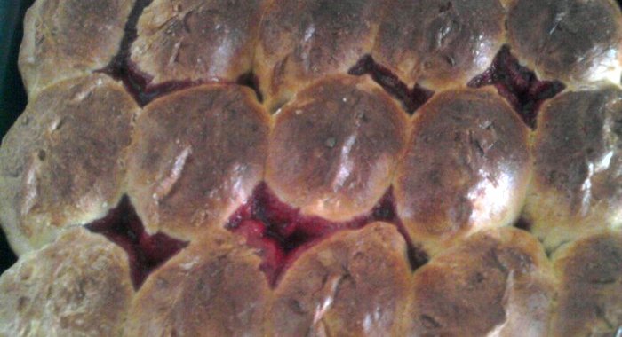 Пирожки с вишней на дрожжевом тесте