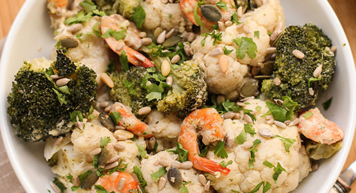 Креветки с цветной капустой и брокколи