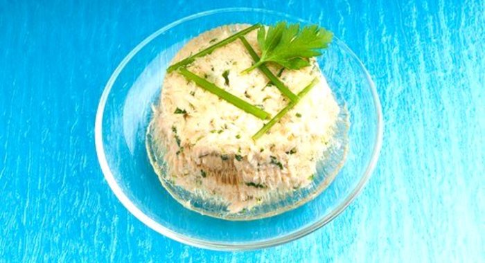 Паштет с копченым лососем и укропом