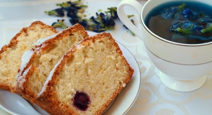Кекс на белках с вишней