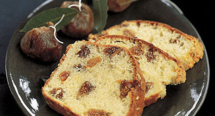 Кекс с инжиром и пармезаном