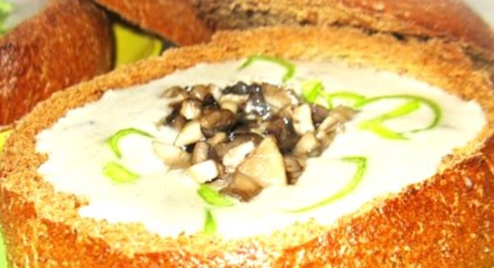 Суп пюре из шампиньонов в хлебе