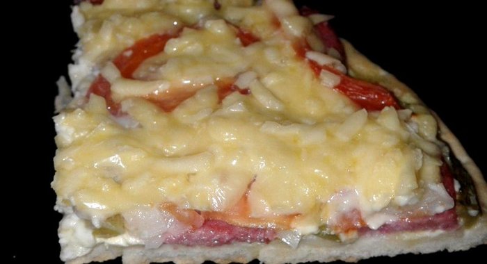 Пицца заливная яйцом и сыром