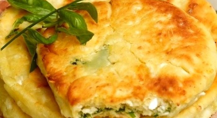 Сырные лепешки с ветчиной