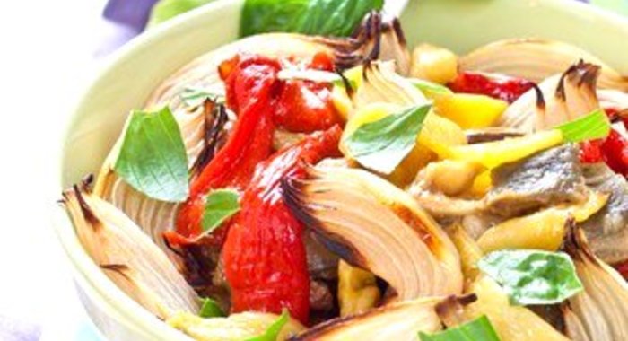 Печеные овощи с розмарином