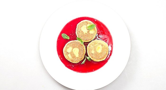 Сырники с кукурузной мукой и вареньем