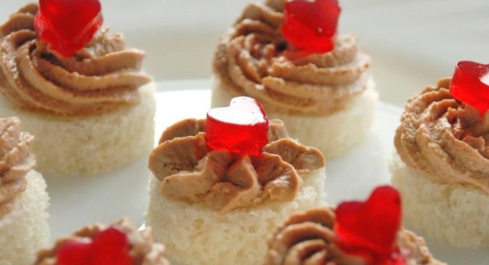 Паштет из куриной печени с клюквенным желе