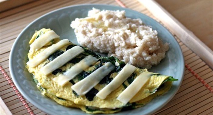 Омлет со шпинатом и фетой