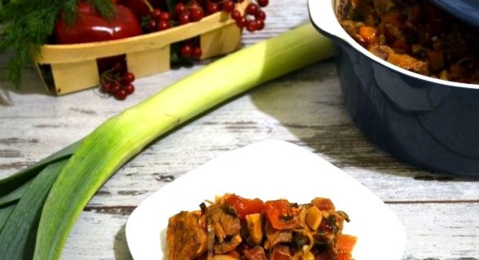 Овощное рагу со свининой в духовке