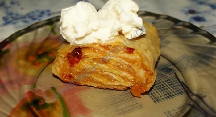 Штрудель из лаваша с яблоками