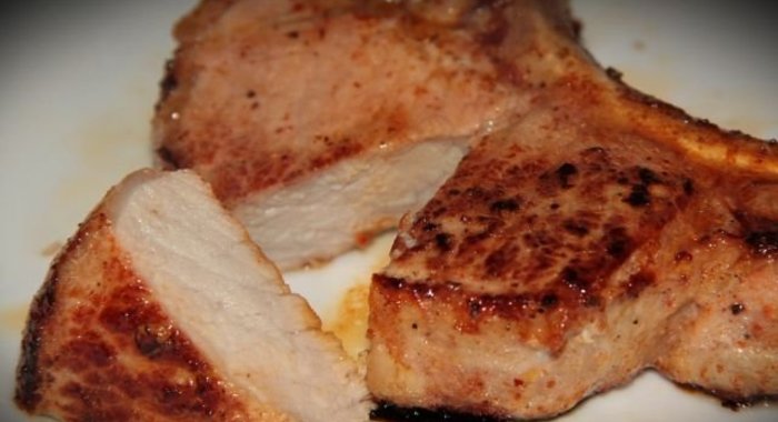 Стейк из свинины в мультиварке