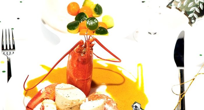 Рыбный мусс с мясом и соусом из лобстера