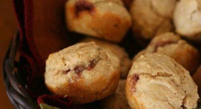 Маффины с джемом и арахисовым маслом