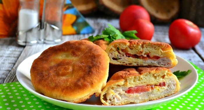 Лепешки с куриным фаршем и брынзой