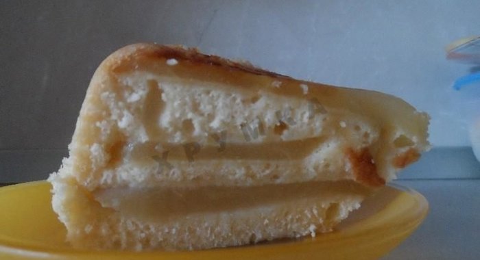 Шарлотка с грушами в мультиварке