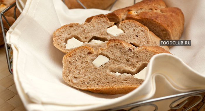 Гречневый хлеб с орехами и брынзой