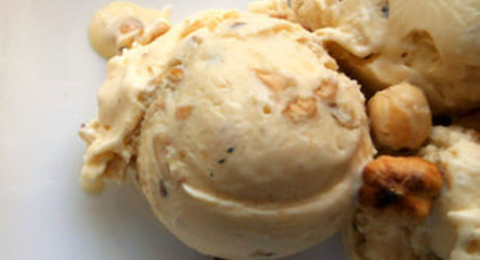 Медовое мороженое с фундуком