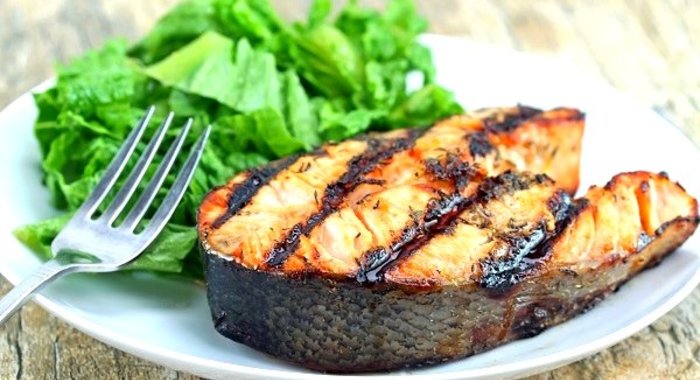 Стейк из семги на мангале