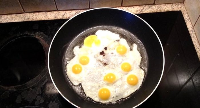 Яичница из перепелиных яиц