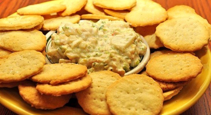 Кремовый дип из крабового мяса с лимонной цедрой