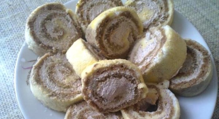 Рулет с творогом и корицей