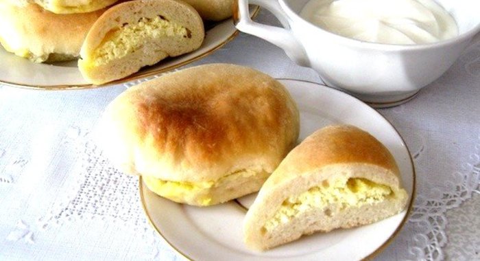 Пирожки с творогом печёные