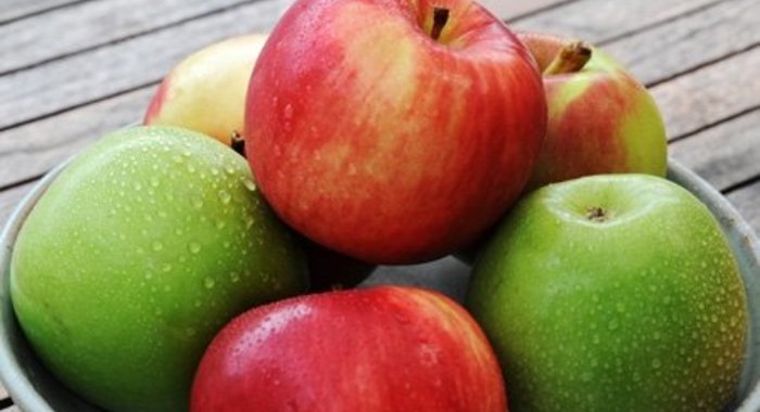 Шарлотка с яблоками без муки