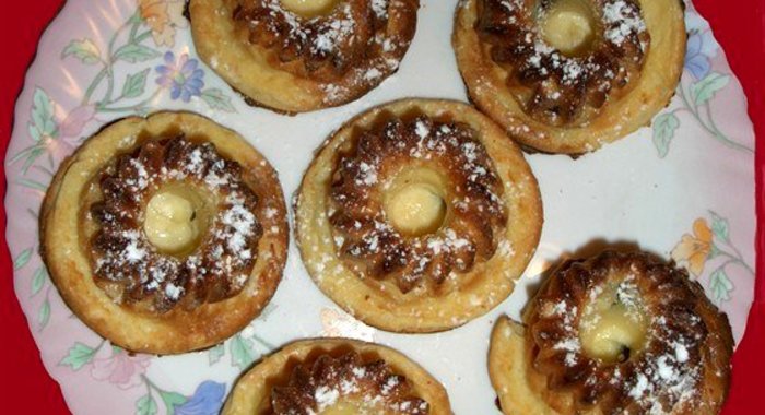 Кексы и творожной массы с изюмом